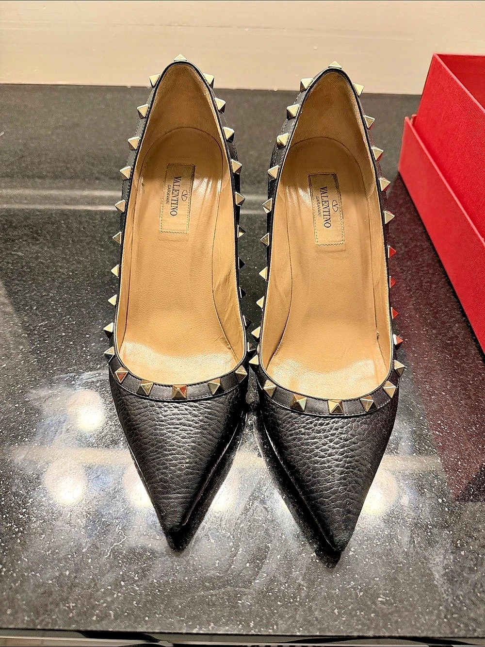 Valentino Rockstud Leather Pumps in Black US 38.5